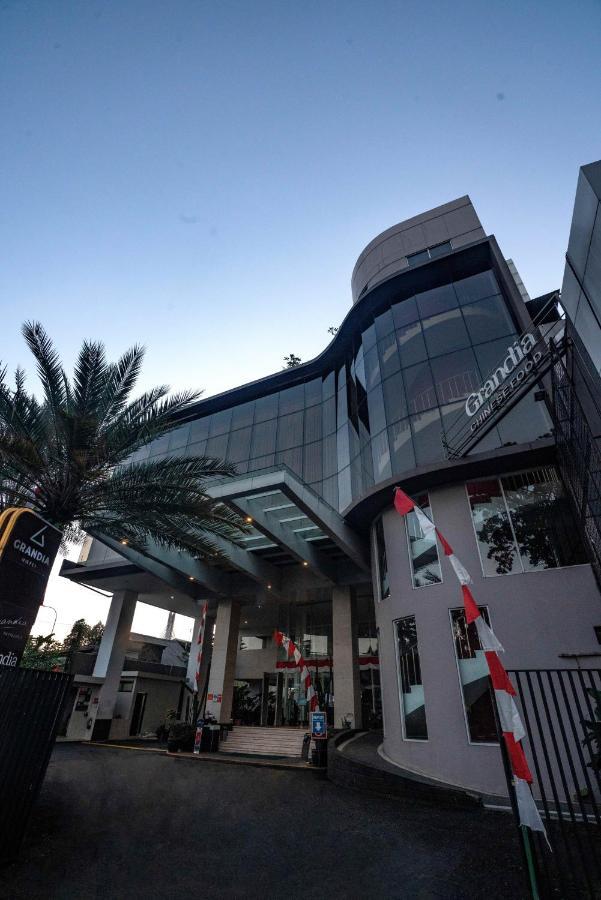 格兰蒂亚酒店 万隆 外观 照片